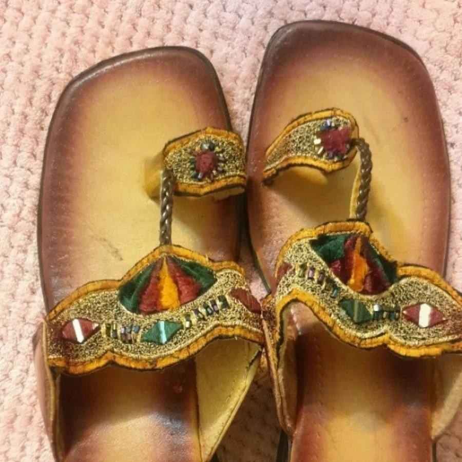 صندل قشنگ و نو سایز 37