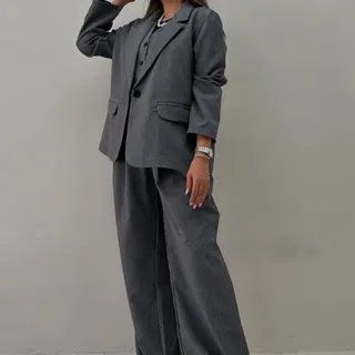 کت شلوار و جلیقه