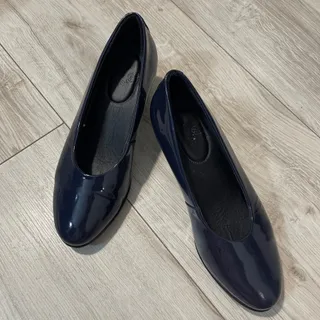 کفش ورنی سرمه ای