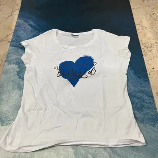 تیشرت قلبی سفید
