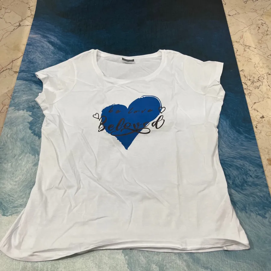 تیشرت قلبی سفید