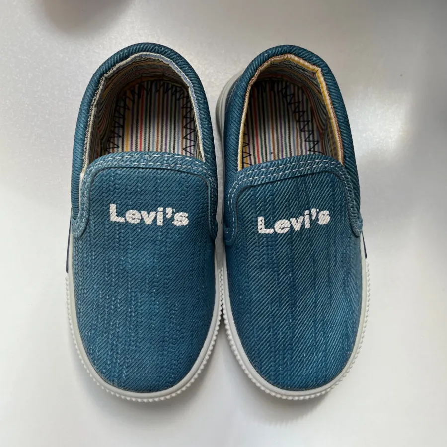 کفش بچه گانه