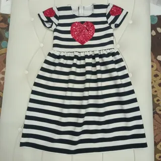 پیراهن دخترانه