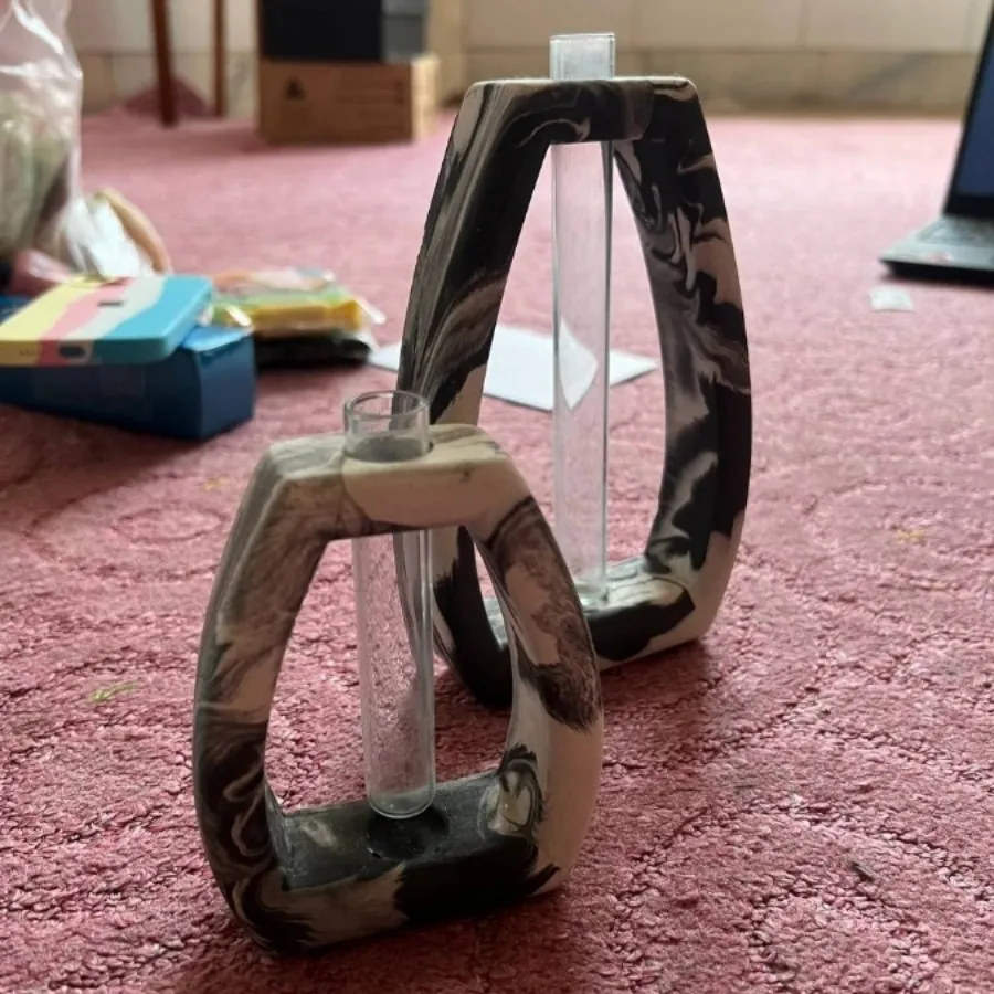 گلدون ظریف جای گیاه!