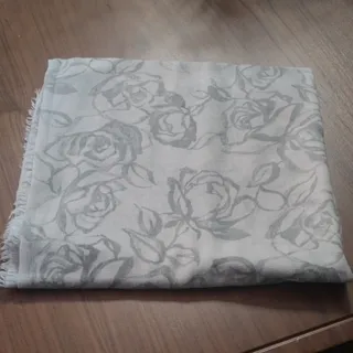 شال قواره دار طرح رز