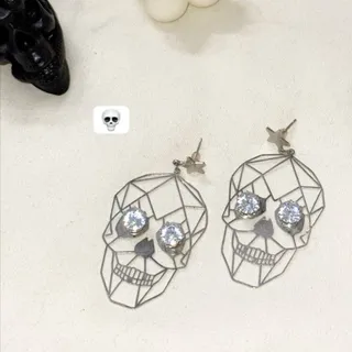 گوشواره اسکلت چشم نگینی?