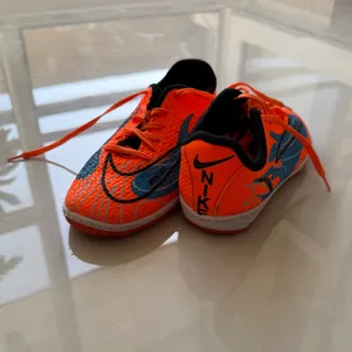 کفش فوتبال پسرانه