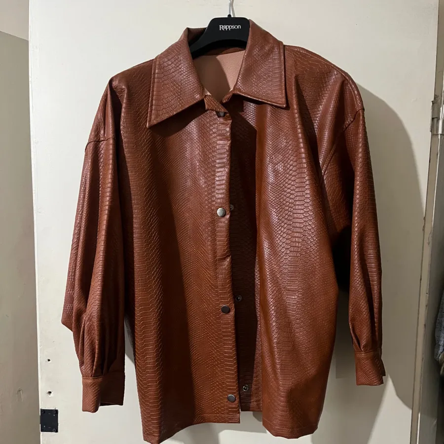 کت چرم پوست ماری عسلی