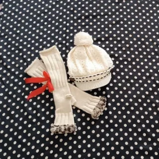 کلاه و ساق دست و دستکش