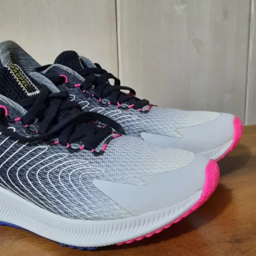 کتونی نیوبالانس