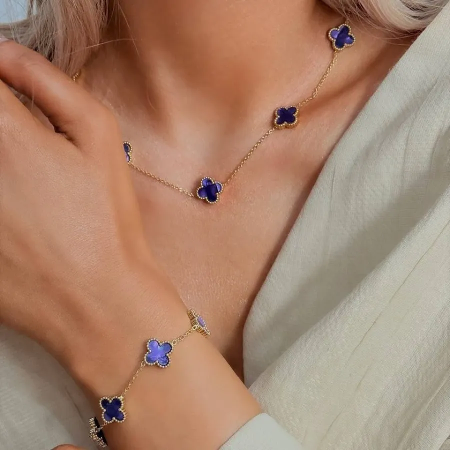 دستبند و گردنبند ونکلیف