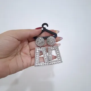 پوشونده نگینی