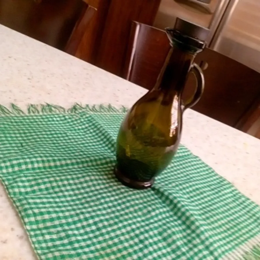 ظرف شیشه ای قدیمی