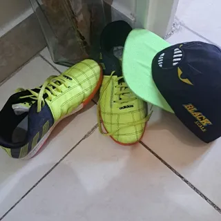 کتونی فوتسال وکلاه