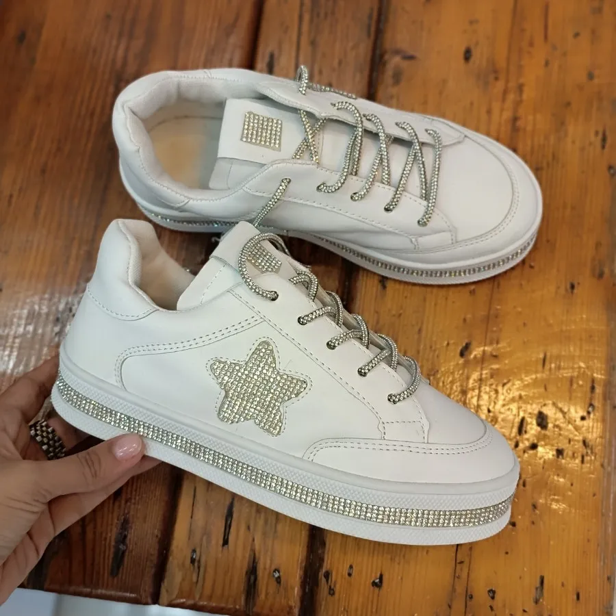 اسپرت ونس نگینی