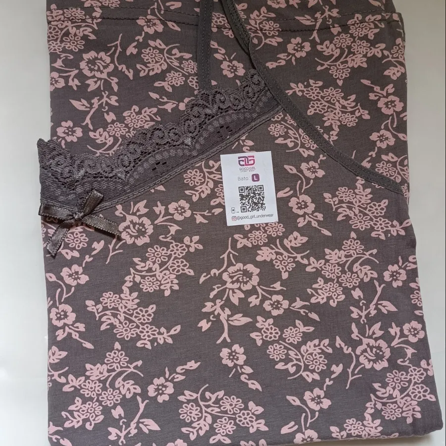 تاپ طرح دار یقه گیپور ترک