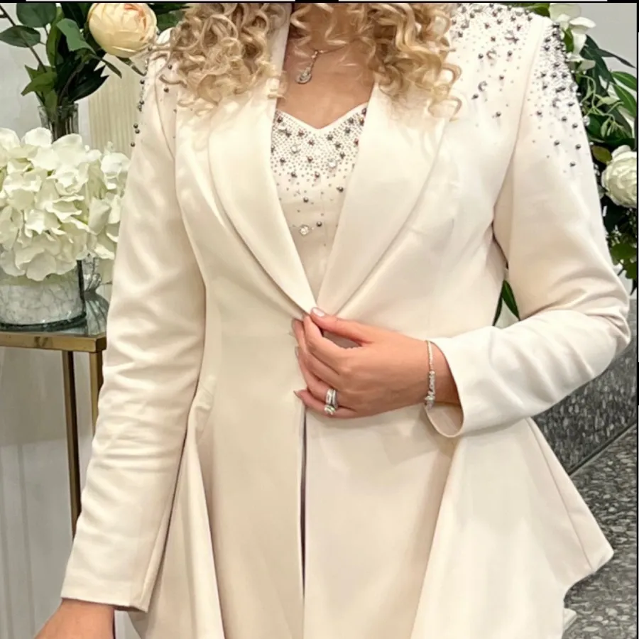 کت و شلوار همراه تاپ