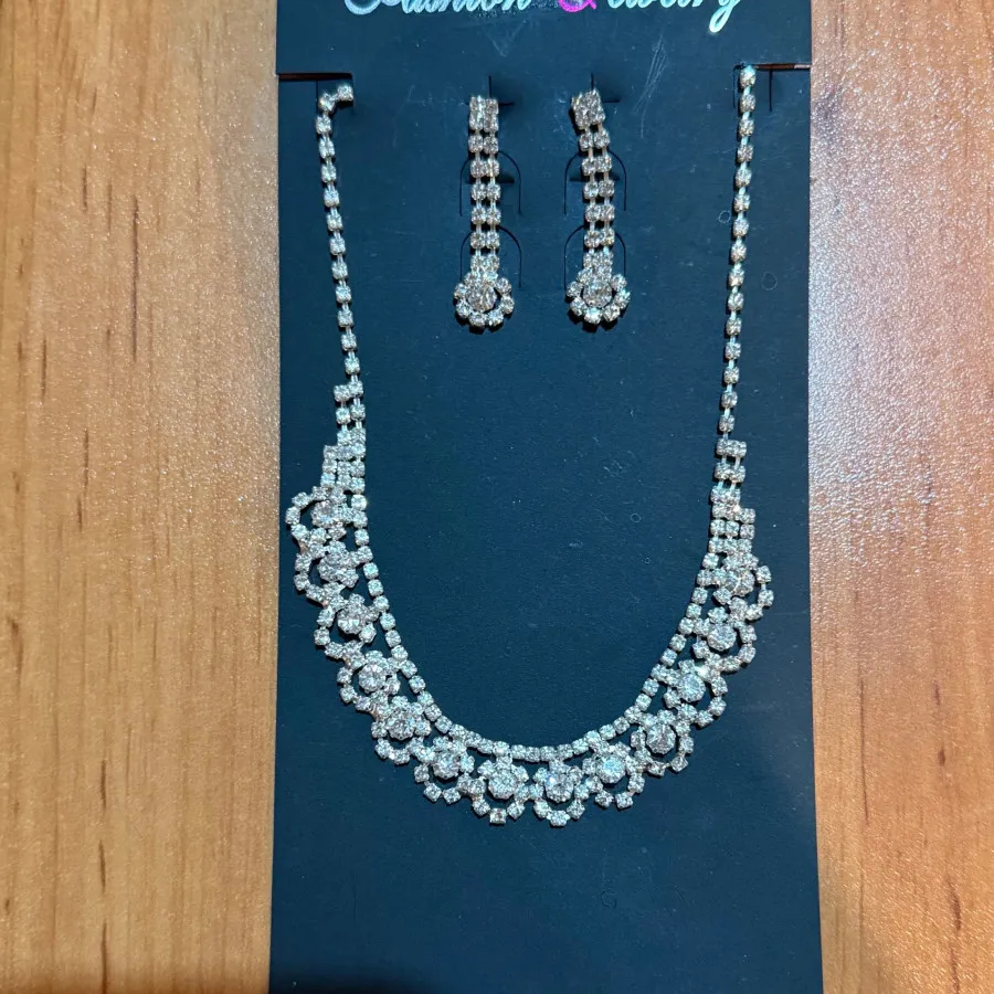 ست گردنبند و گوشواره