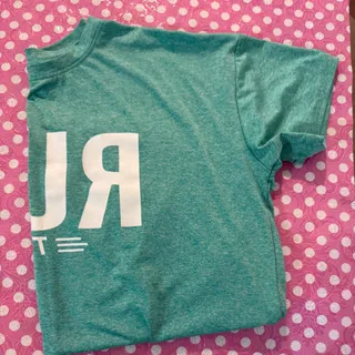 تی شرت ورزشی سبز