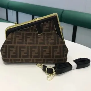 کیف برند fendi