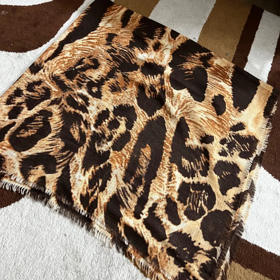 روسری زیبا پلنگی