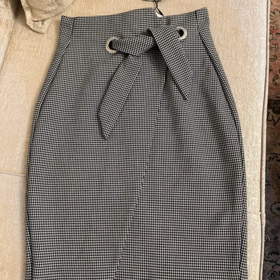 دامن اچ اند ام