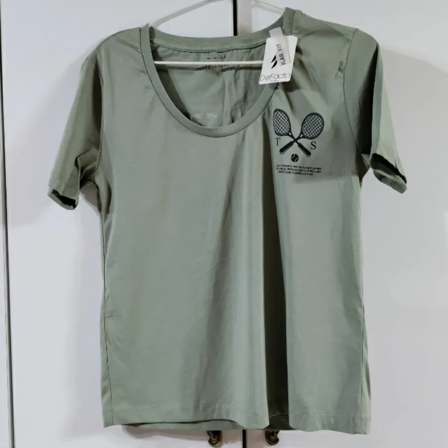 ست تیشرت و دامن DeFacto