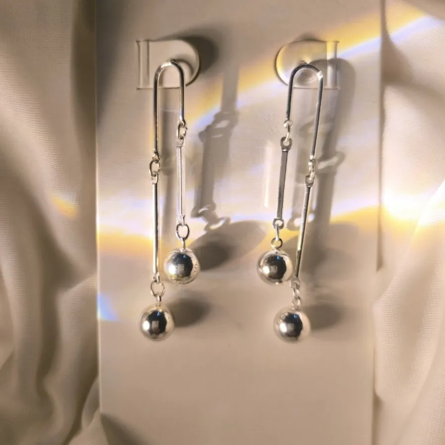 گوشواره آویز گوی نقره ای