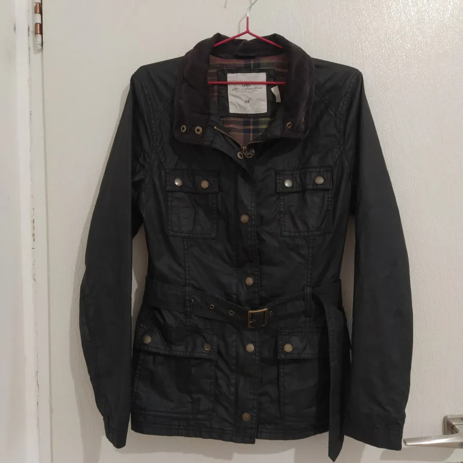 کاپشن اچ اند ام