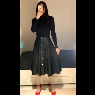 دامن چرم زارا