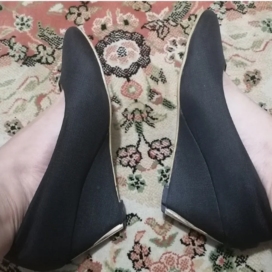 کفش شیک پاشنه طلایی