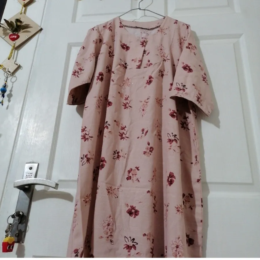 پیراهن زنانه تم صورتی