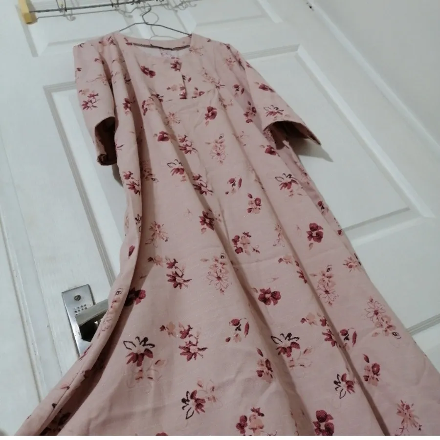 پیراهن زنانه تم صورتی