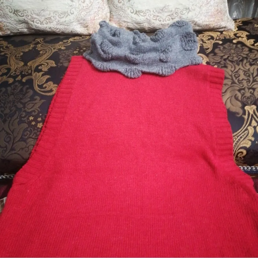 بافت یقه بلند قرمز طوسی