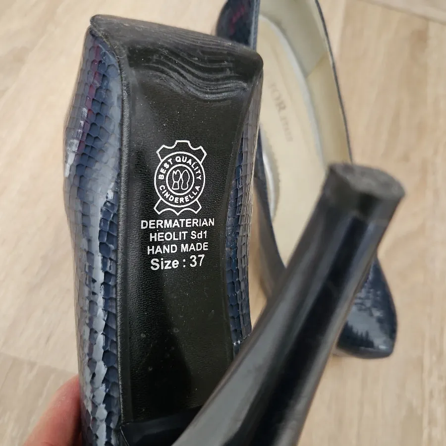 کفش پاشنه بلند