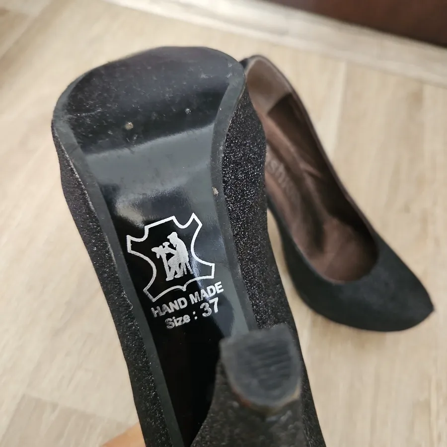 کفش پاشنه بلند