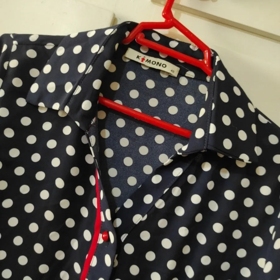 شومیز کرپ خالخالی