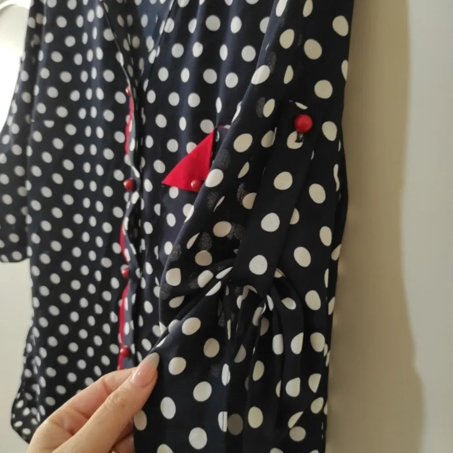 شومیز کرپ خالخالی