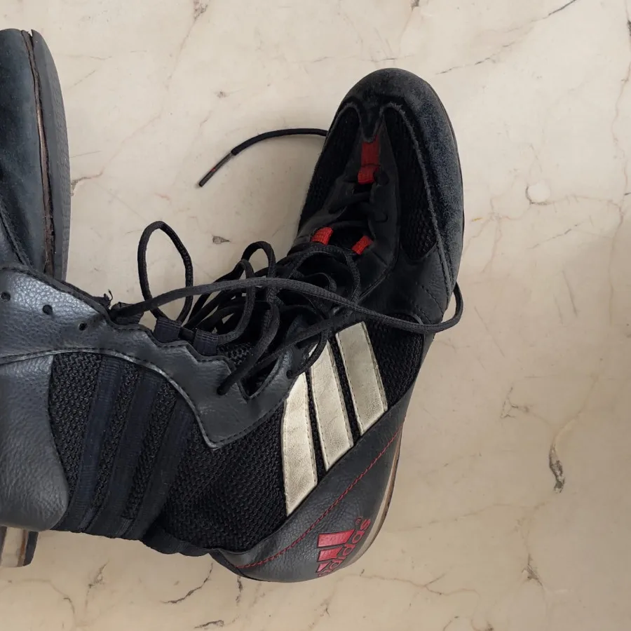 کفش ورزشی ساقدار اصل