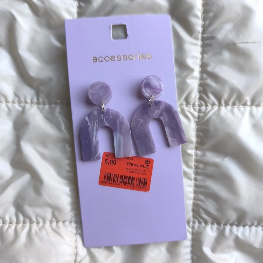 گوشواره بنفش آبرنگی