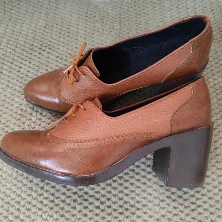 کفش پاشنه دار رسمی