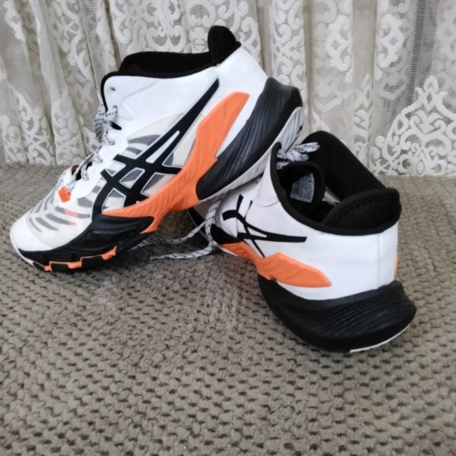 کتونی  اسیکس متالایز