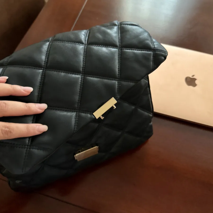 کیف دستی و‌رودوشی