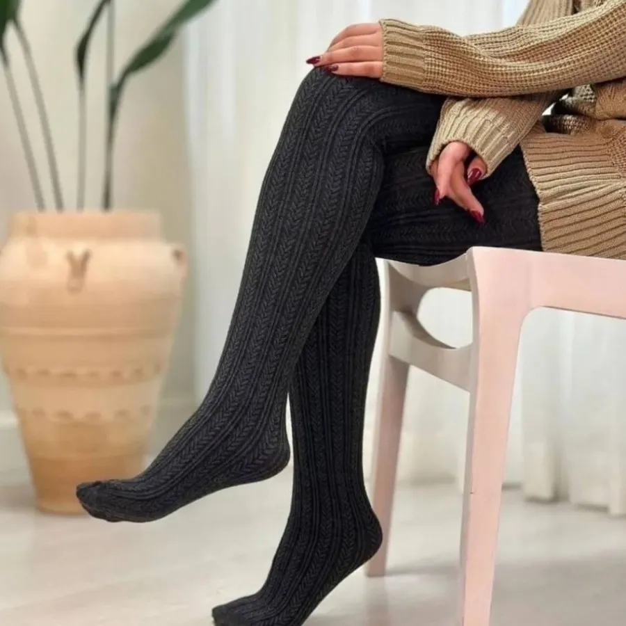 جوراب شلواری گندمی بافت