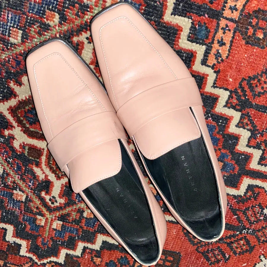 کفش صورتی تخت آرتمن