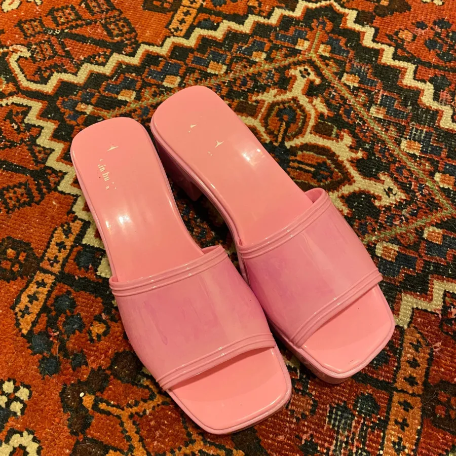 کفش باربی‌ صورتی ترک