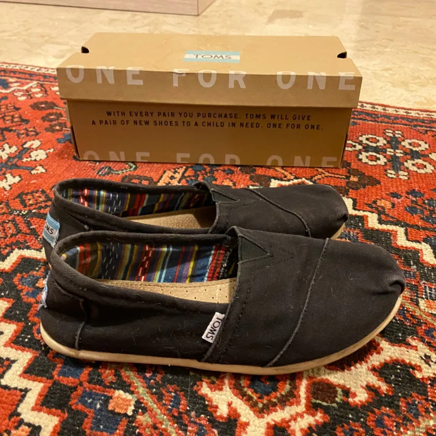 کفش مشکی تامز سایز 38.5