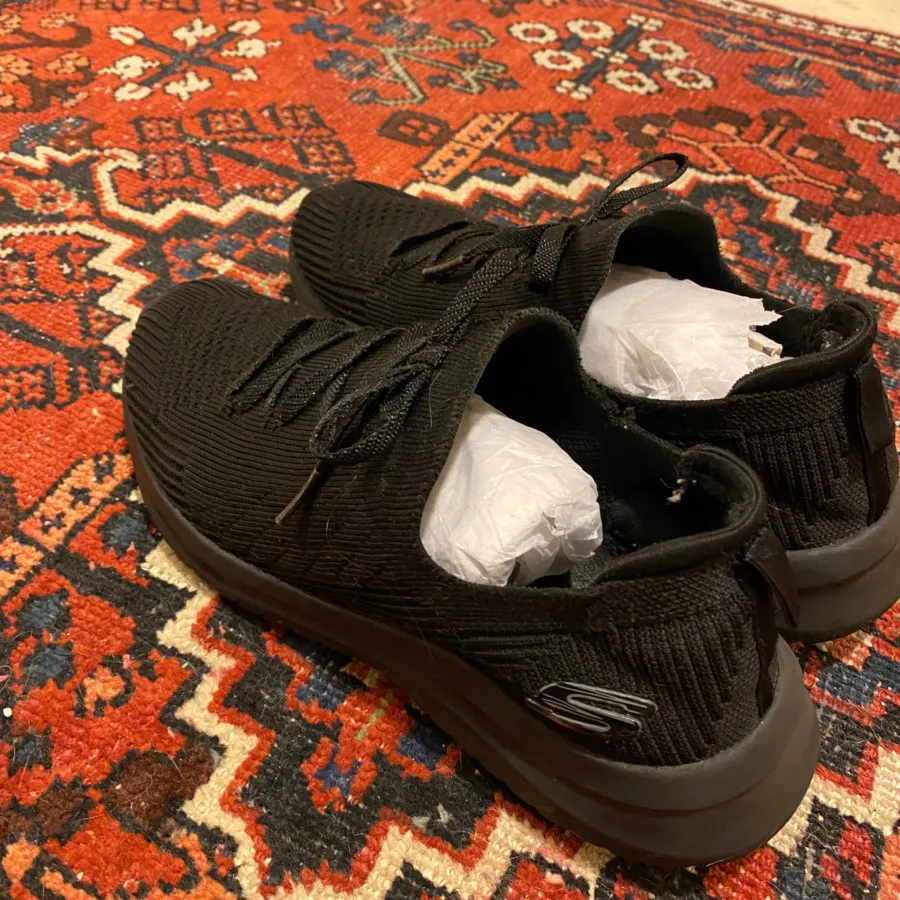 کتونی مشکی اسکچرز