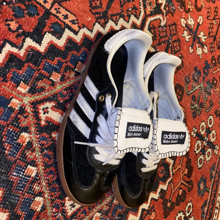 کتونی آدیداس مشکی سفید