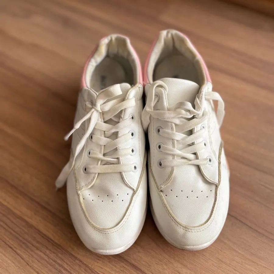 کفش اسپورت زنانه